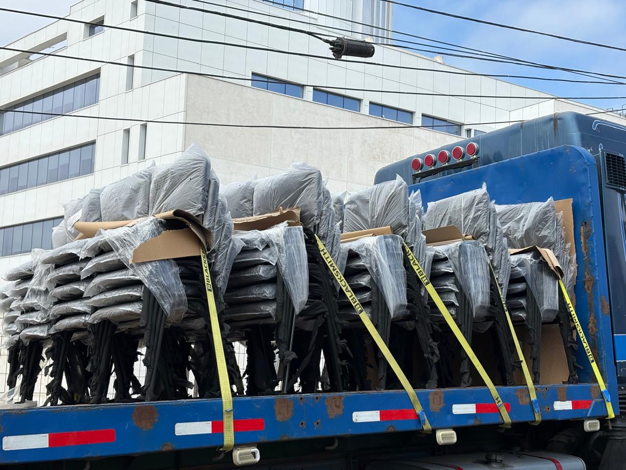 SLEP Puerto Cordillera renueva mobiliario en jardines infantiles, escuelas y liceos con inversión de más de $316 millones