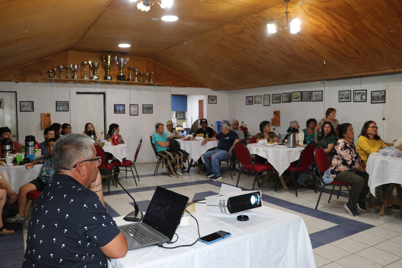 Mateada cultural reunió a la familia manganesina para rescatar la memoria del ex campamento minero Corral Quemado