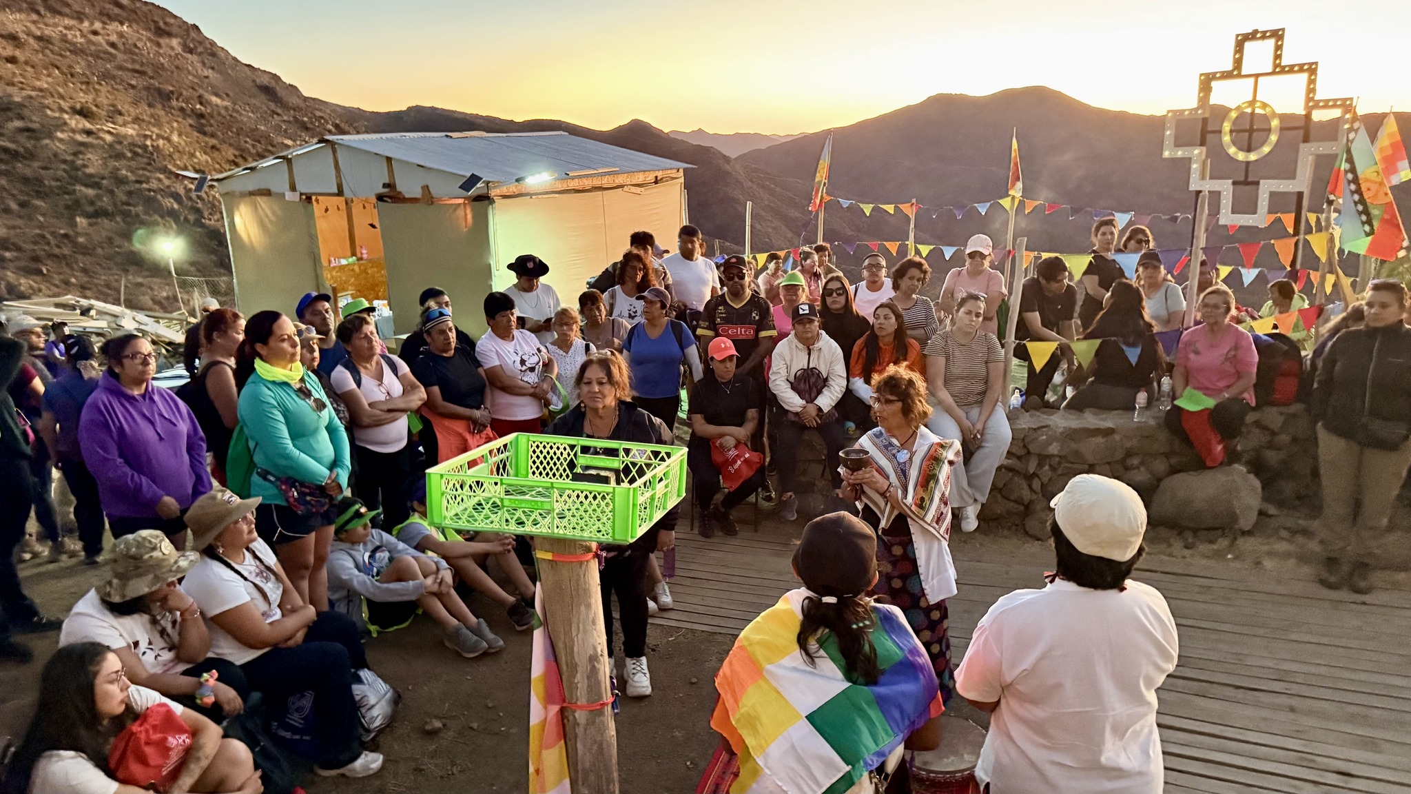 Trekking Ancestral Yahuín: “Entre Luna y Estrellas” reunió a más de 300 personas en la ciudad minera permitiendo la conexión con el cielo y la naturaleza